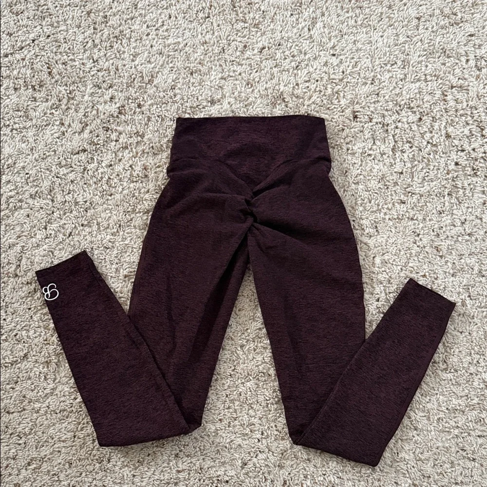 LIKE NEW Bombshell Leggings - Picture 1 of 3